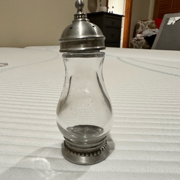 Southern Living at Home Astoria Collection Glass Salt Pepper Shakers - Picture 4 of 8